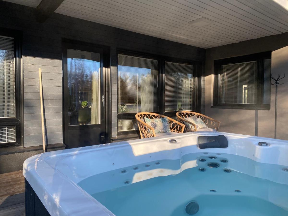 Idyllic Villa Unikko With Jacuzzi And Sauna Pori Exterior photo