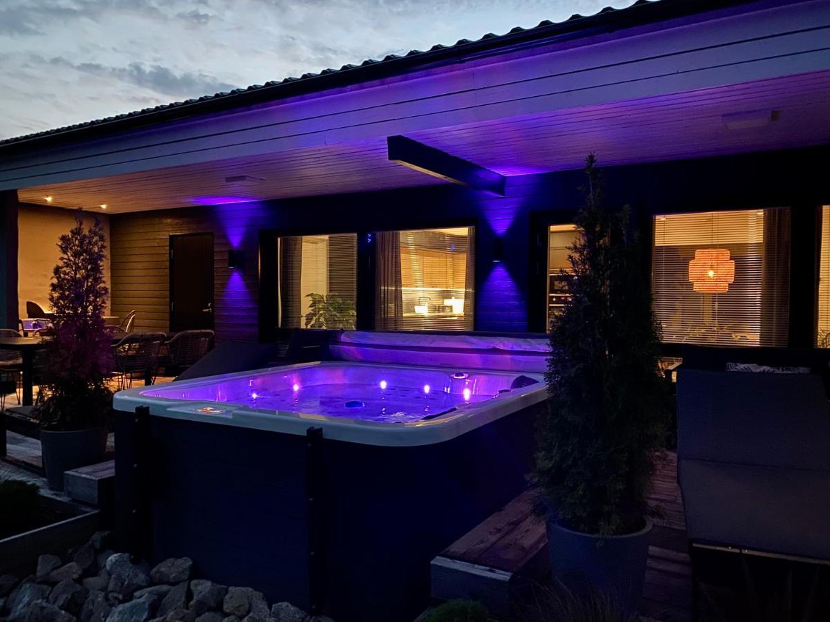 Idyllic Villa Unikko With Jacuzzi And Sauna Pori Exterior photo